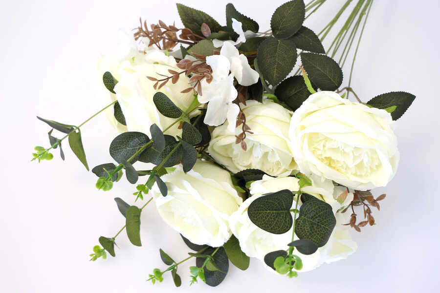 Yapay Çiçek 15 Dal Gül Ortanca Okaliptus Çiçekli Nirvana Demet Beyaz