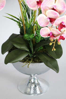 Metal Kabartmalı Saksıda 5 Dal Yapay Orkide Aranjmanı Fuşya Krem - Thumbnail