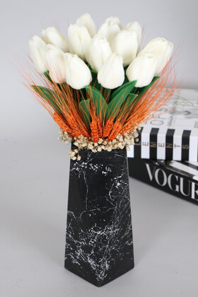 Yapay Çiçek Deposu - Mermer Desenli Prizmatik Vazoda Beyaz Lale Sadeliği Kastra