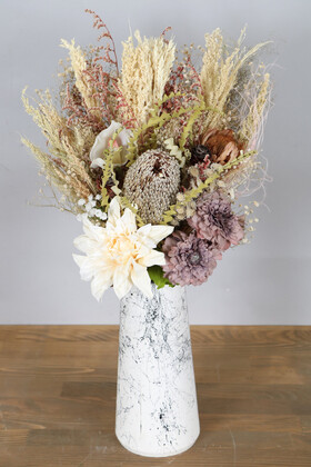Yapay Çiçek Deposu - Mermer Desenli Lüks Vazoda Yapay Çiçek Tanzimi 65 cm Banksia
