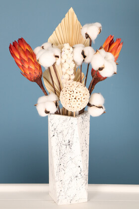 Yapay Çiçek Deposu - Mermer Desenli Prizmatik Vazoda Tropikal Pamuk Dalı Aranjmanı 43 cm Protea