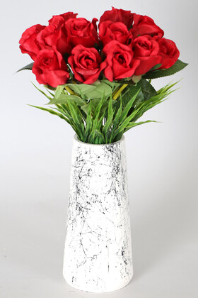 Yapay Çiçek Deposu - Mermer Desenli Büyük Vazoda Yapay Delüks Yeşillikli Kırmızı Gül Tanzimi 50 cm