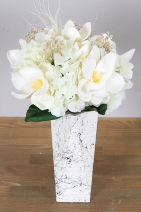 Yapay Çiçek Deposu - Mermer Desenli Prizmatik Vazoda Lateks Manolya Tanzimi 40 cm Beyaz